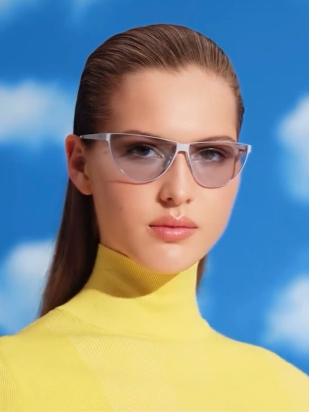 Fendi Cat-Eye Shield Sunglasses FE40138U Grey/Silver Metal